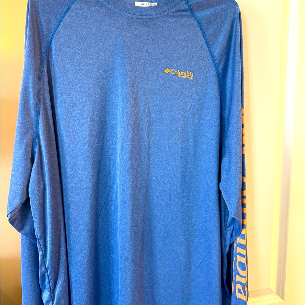 Columbia men’s performance shirts